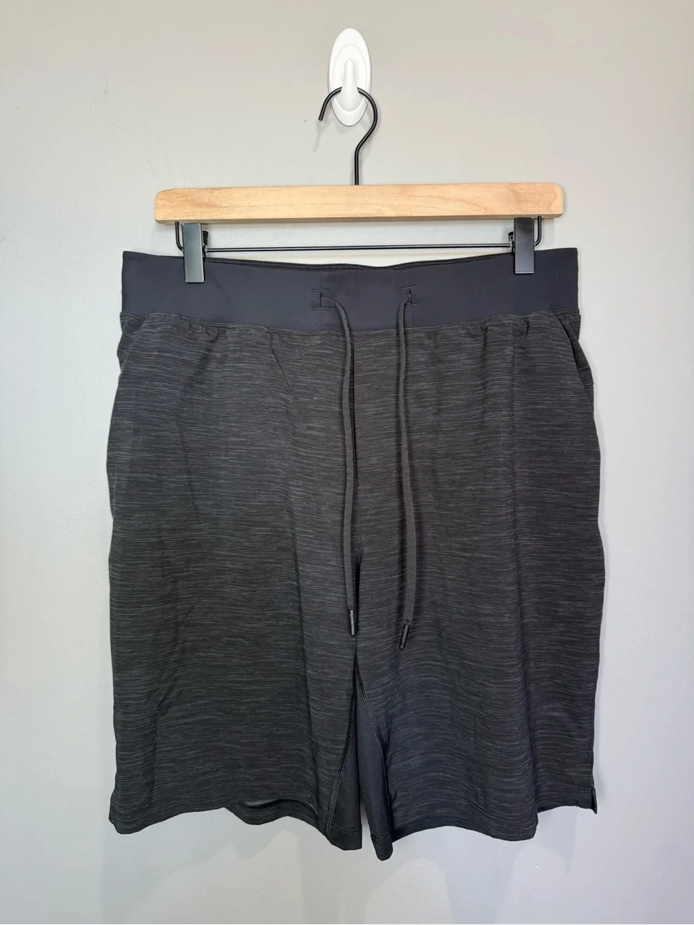 Lululemon Pace Breaker Shorts‎ Gray Space Dye Hidden Zip Pocket L